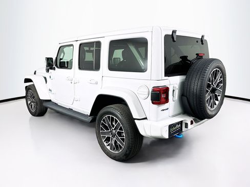 Used 2023 Jeep Wrangler Unlimited Sahara AWD/4WD image 5
