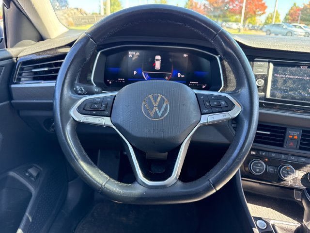 Used 2024 Volkswagen Jetta SE w/ Panoramic Sunroof Package FWD image 21