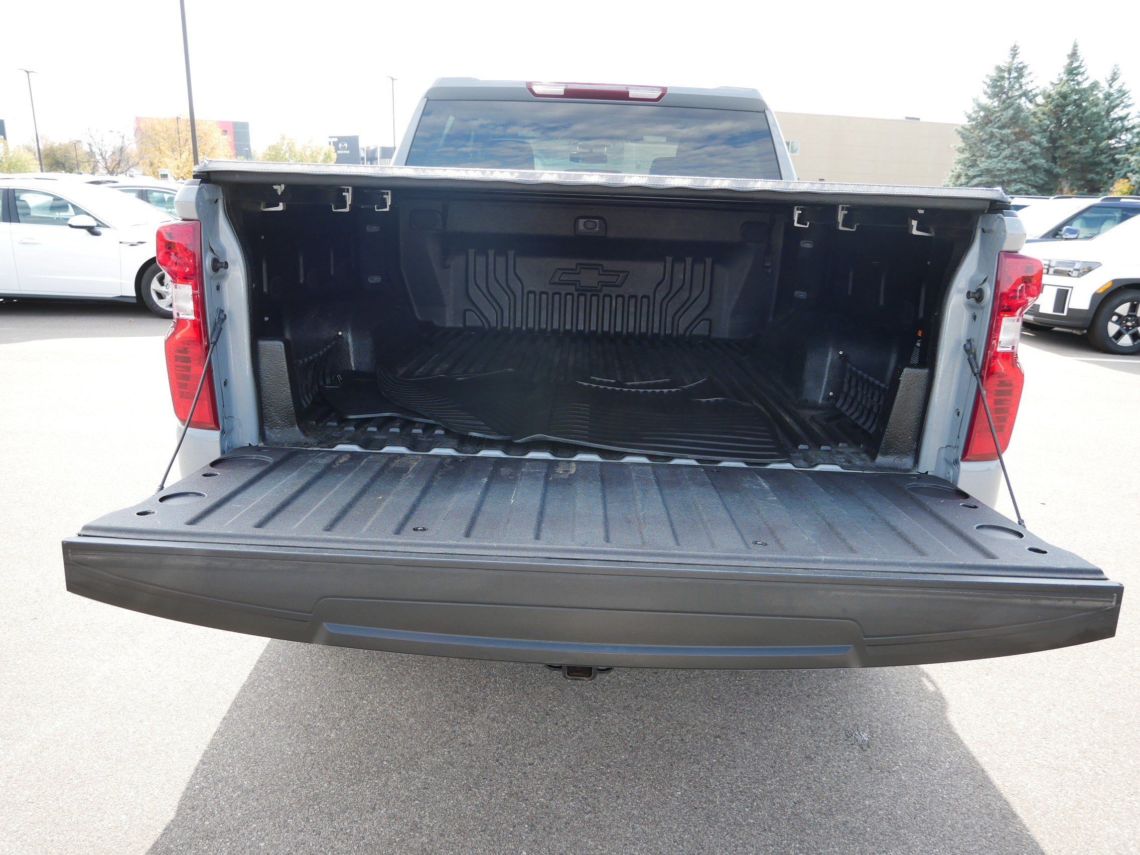 Used 2024 Chevrolet Silverado 1500 LT AWD/4WD image 18