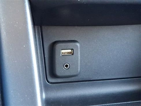 Used 2018 GMC Canyon SLE w/ SLE Convenience Package image 23