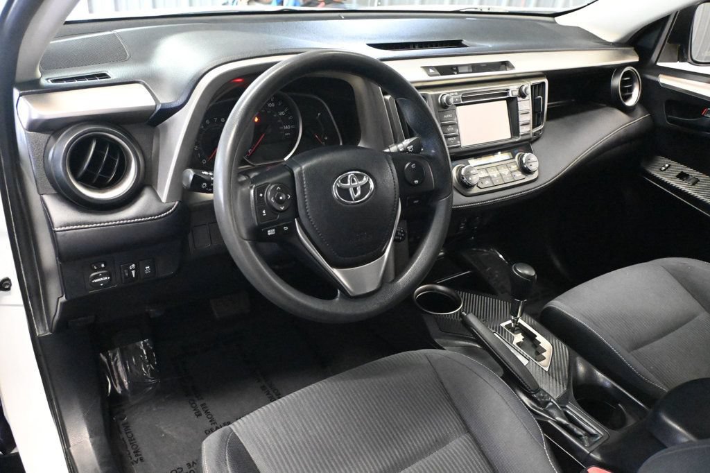 Used 2013 Toyota RAV4 XLE FWD image 10