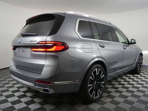 New 2026 BMW X7 xDrive40i w/ Premium Package AWD/4WD image 3