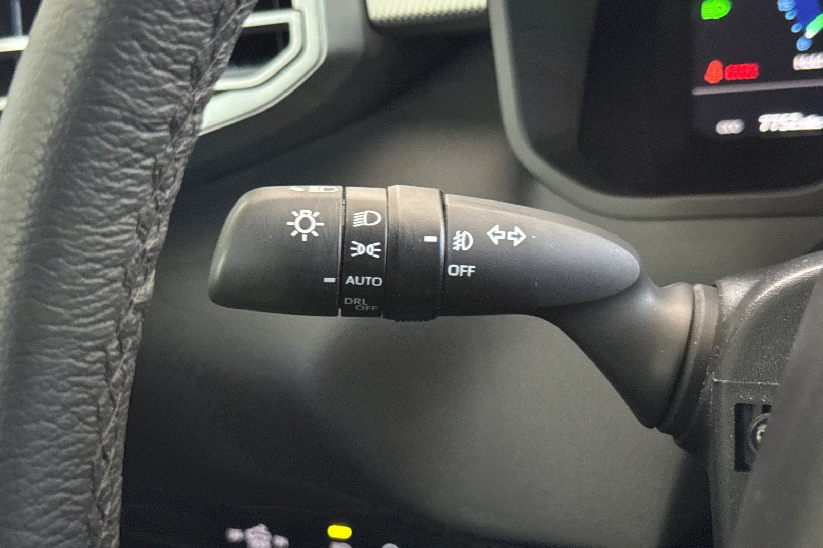 Used 2026 Toyota Tundra Limited AWD/4WD image 32
