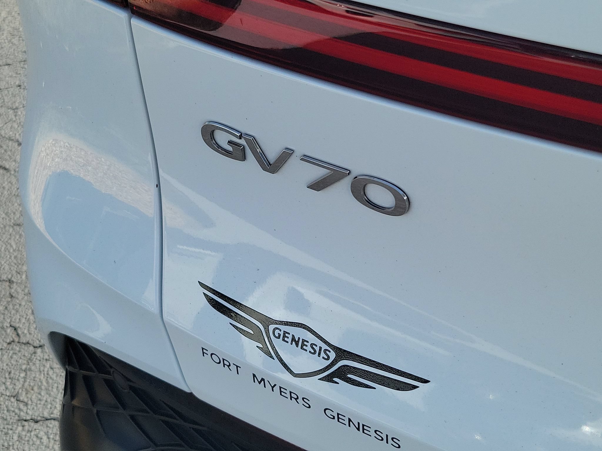 Certified 2024 Genesis GV70 3.5T Sport AWD/4WD image 10