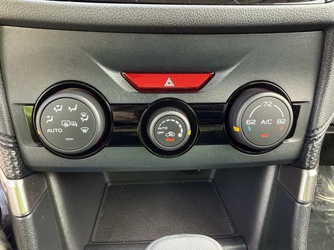 Used 2023 Subaru Forester Premium AWD/4WD image 31
