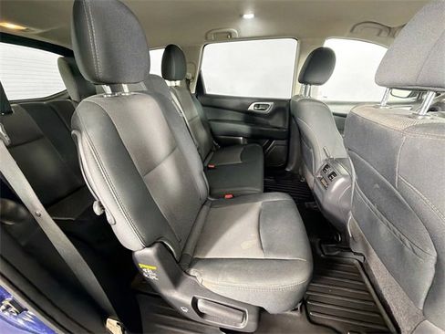 Used 2017 Nissan Pathfinder S image 27