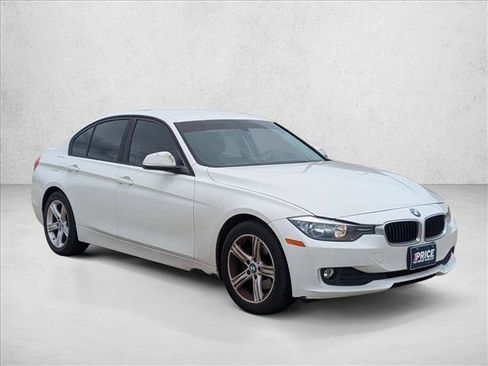 Used 2015 BMW 320i Sedan RWD image 3