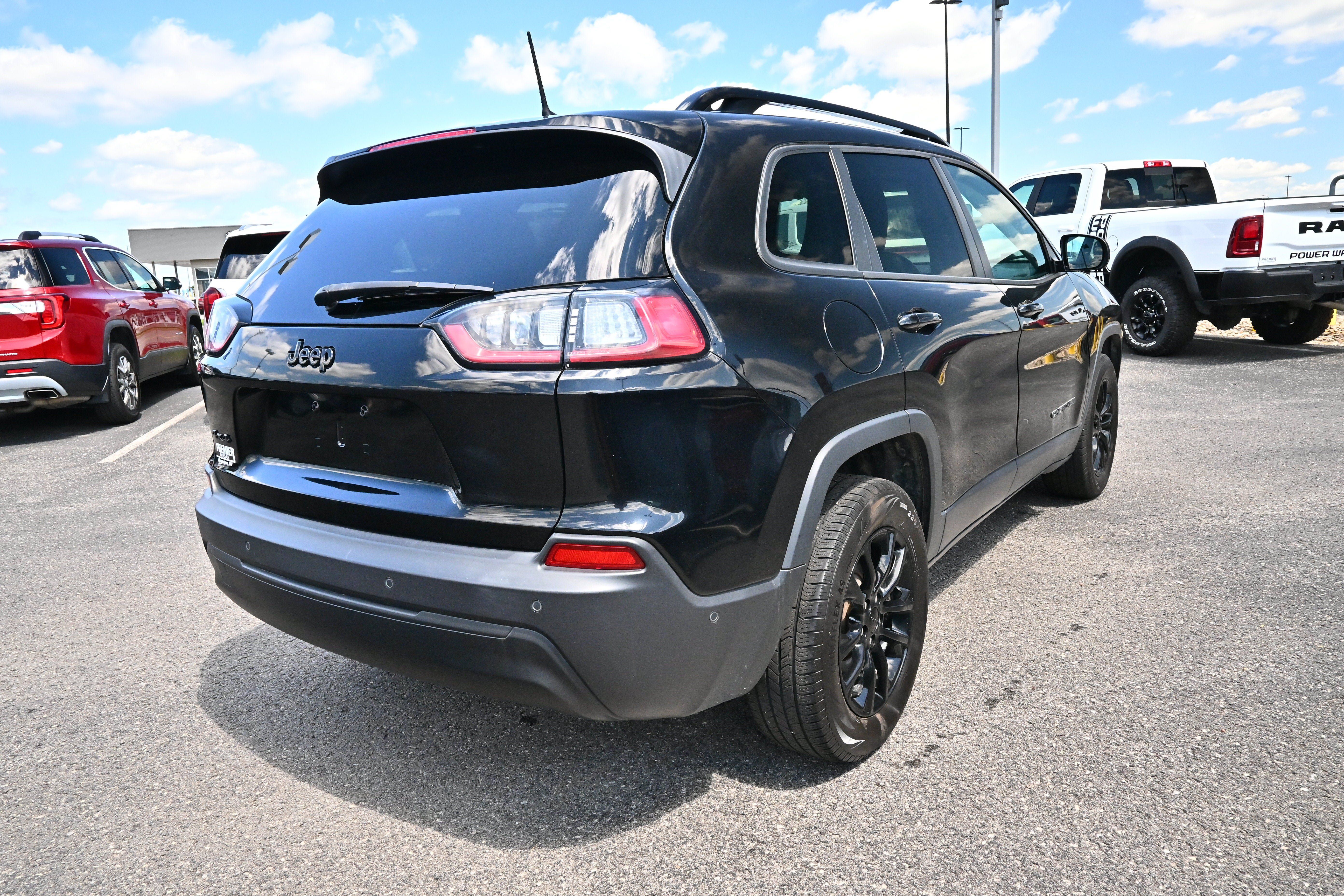 Used 2023 Jeep Cherokee Altitude Lux AWD/4WD image 6
