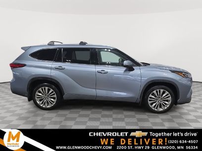 Used 2023 Toyota Highlander Platinum