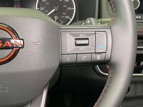 Used 2025 Nissan Rogue SV AWD/4WD image 36