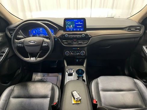 Used 2020 Ford Escape Titanium image 5