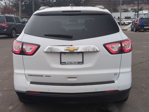 Used 2017 Chevrolet Traverse LT image 5
