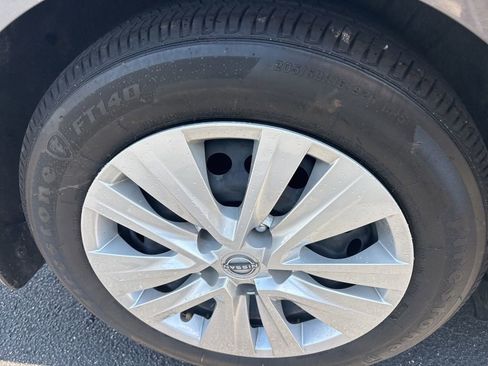 Used 2025 Nissan Sentra S FWD image 10