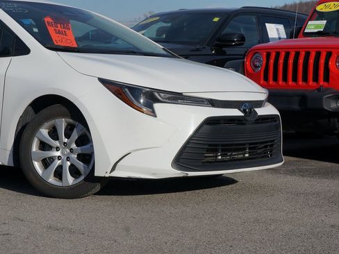 Used 2024 Toyota Corolla LE image 3