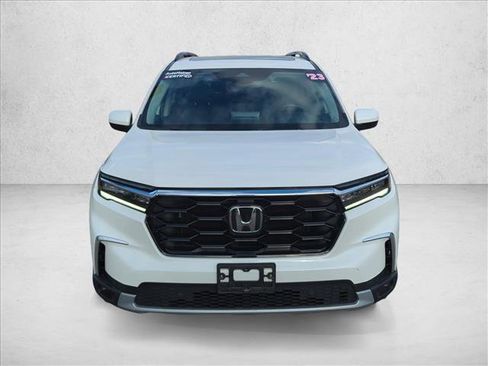 Used 2023 Honda Pilot Touring image 2