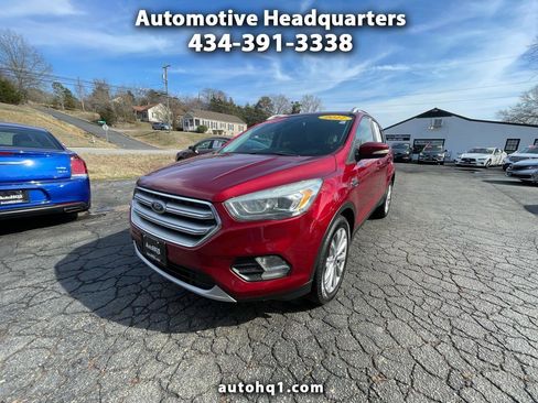 Used 2017 Ford Escape Titanium image 1