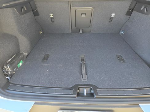 Used 2026 Volvo XC40 B5 Plus w/ Protection Package Premier image 34