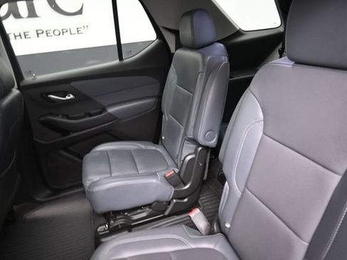 Used 2019 Chevrolet Traverse Premier w/ Driver Confidence II Package FWD image 18