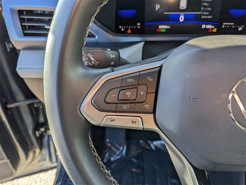 Certified 2023 Volkswagen Taos SE w/ Panoramic Sunroof Package image 28