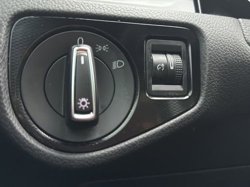 Used 2017 Volkswagen GTI Sport image 35