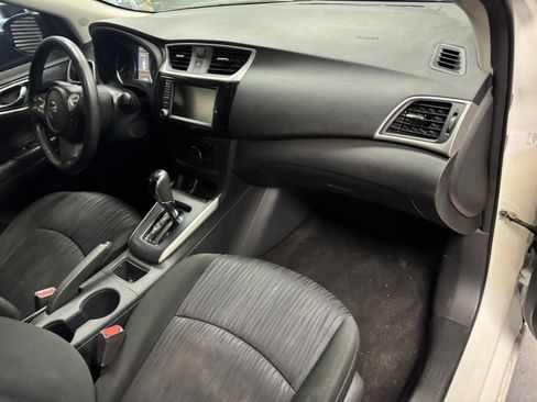 Used 2019 Nissan Sentra SV image 11