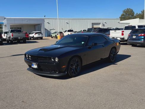 Used 2023 Dodge Challenger R/T w/ Blacktop Package image 4
