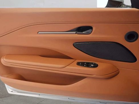 Used 2026 Aston Martin V8 Vantage Convertible RWD image 20