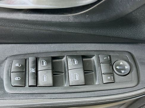 Used 2016 Jeep Cherokee Limited w/ Technology Group image 15