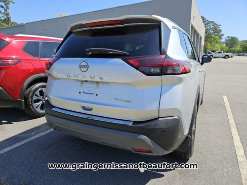 Used 2023 Nissan Rogue SV w/ SV Premium Package AWD/4WD image 9