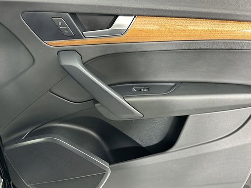 Used 2023 Audi Q5 2.0T Premium w/ Convenience Package image 23