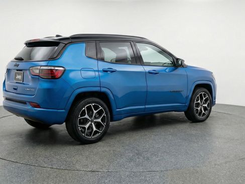 Used 2025 Jeep Compass Limited AWD/4WD image 9