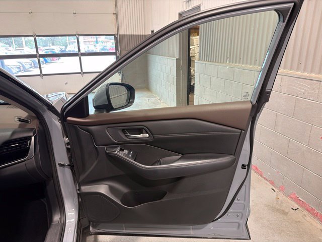 Used 2023 Nissan Rogue SL w/ SL Premium Package AWD/4WD image 16