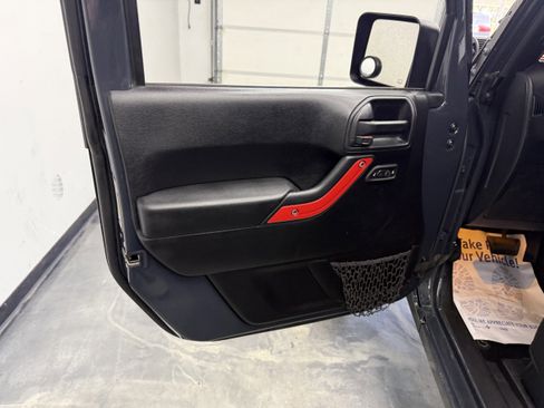 Used 2016 Jeep Wrangler Sport AWD/4WD image 13