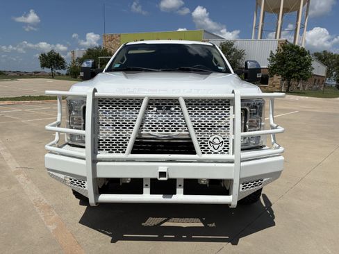 Used 2018 Ford F350 XLT w/ XLT Premium Package AWD/4WD image 8