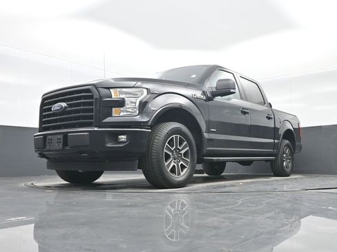 Used 2017 Ford F150 XLT w/ Equipment Group 302A Luxury image 25