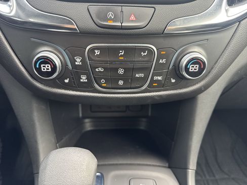 Certified 2024 Chevrolet Equinox LT w/ LPO, Floor Liner Package FWD image 18