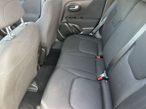 Used 2021 Jeep Renegade Sport image 16