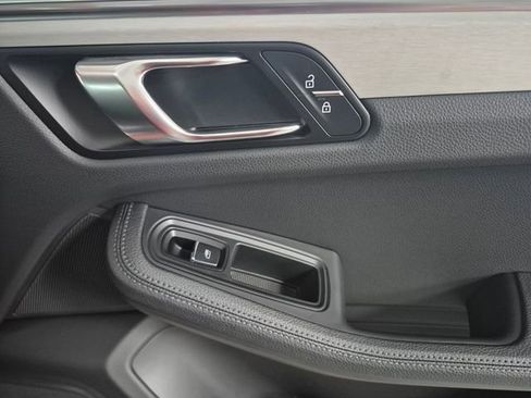 Used 2022 Porsche Macan S image 34