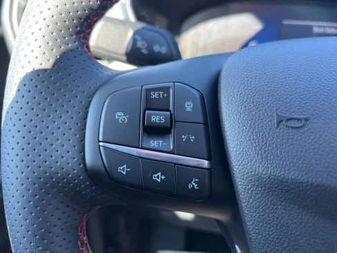 Certified 2024 Ford Escape ST-Line Select w/ Tech Pack #1 AWD/4WD image 9