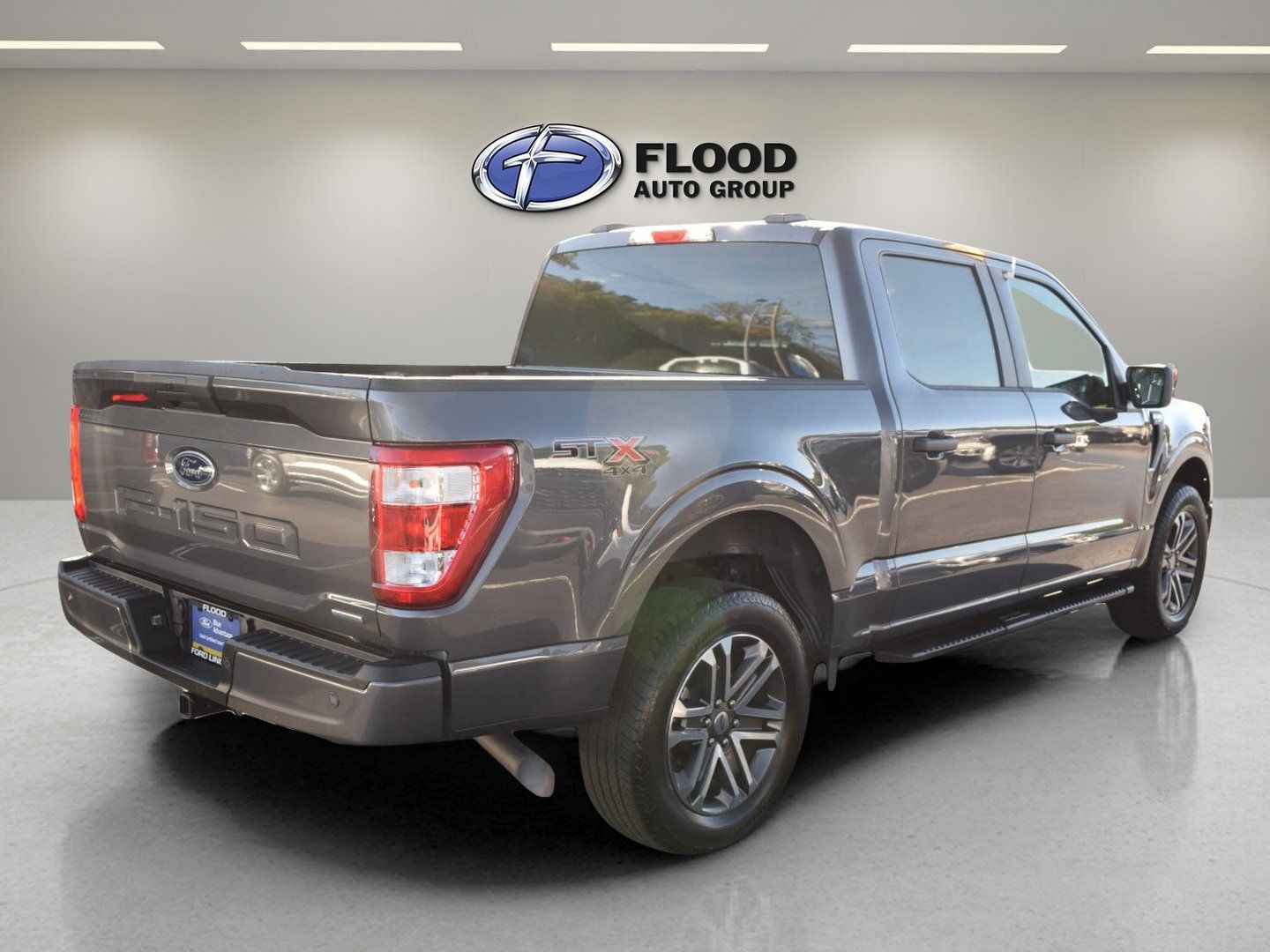 Certified 2022 Ford F150 XL w/ STX Appearance Package AWD/4WD image 3