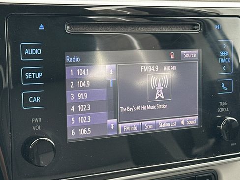 Used 2018 Toyota Corolla LE w/ Carpet Mat Package (TMS) FWD image 20