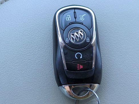 Used 2018 Buick Enclave Essence image 31