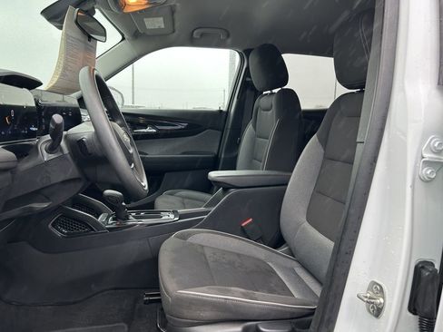 Used 2024 Chevrolet TrailBlazer LS w/ LS Convenience Package FWD image 12
