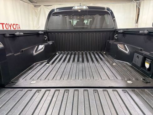 Used 2019 Toyota Tacoma TRD Off-Road image 17