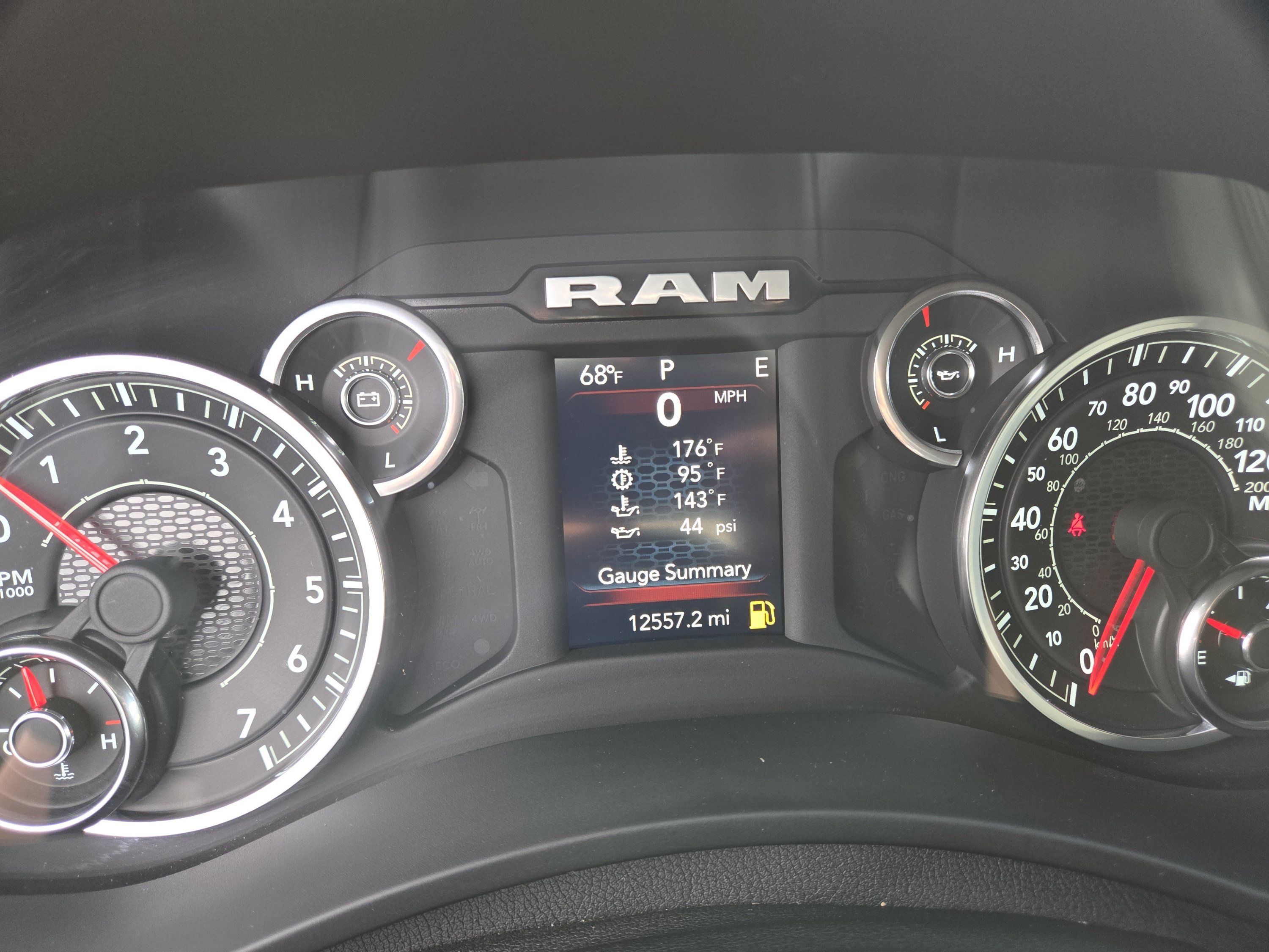 Used 2024 RAM 3500 Tradesman w/ Chrome Appearance Group AWD/4WD image 31
