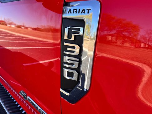 Used 2021 Ford F350 Lariat w/ Chrome Package image 22