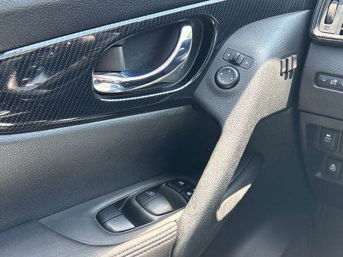Used 2018 Nissan Rogue SL AWD/4WD image 21