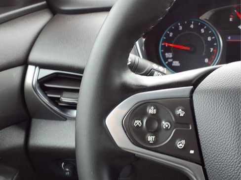 Used 2023 Chevrolet Traverse LT image 14