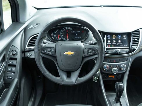 Used 2021 Chevrolet Trax LS w/ Tint and Cruise Package FWD image 17