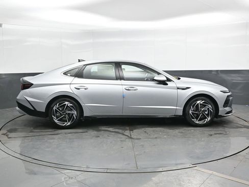 New 2026 Hyundai Sonata SEL FWD image 3